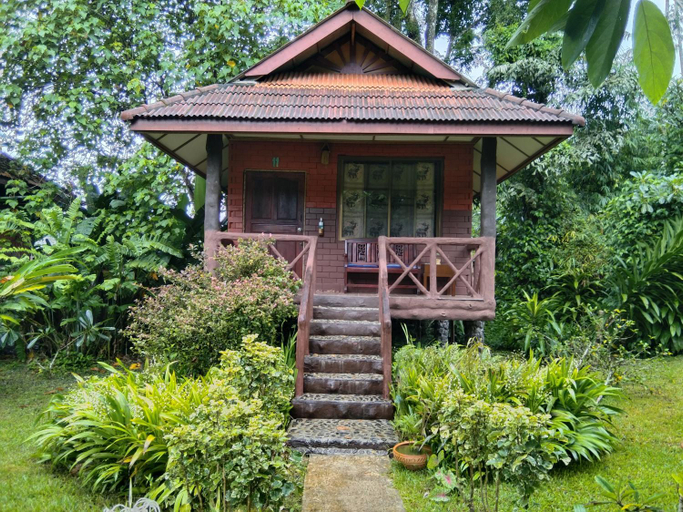 Exterior 5