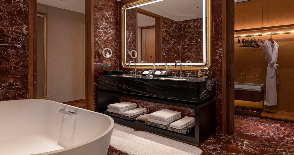 Bathroom 16