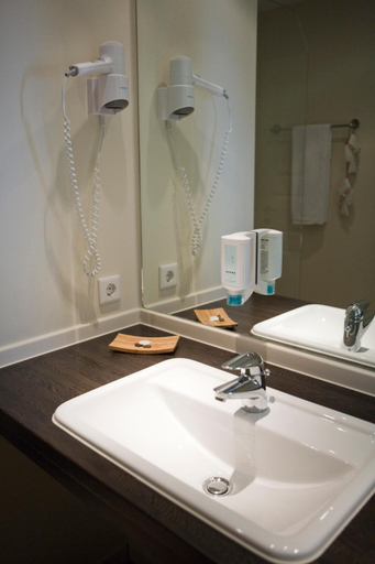 Bathroom 3, Paulsen's Landhotel und Restaurant, Nordfriesland