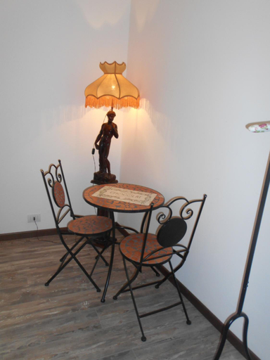 Others 5, Jackie O' a la maison, Bergamo
