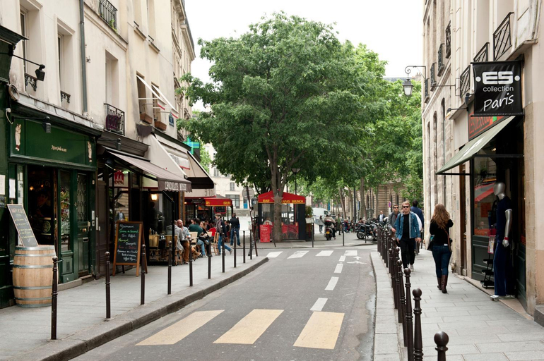 Others 5, Marais Lovely, Paris