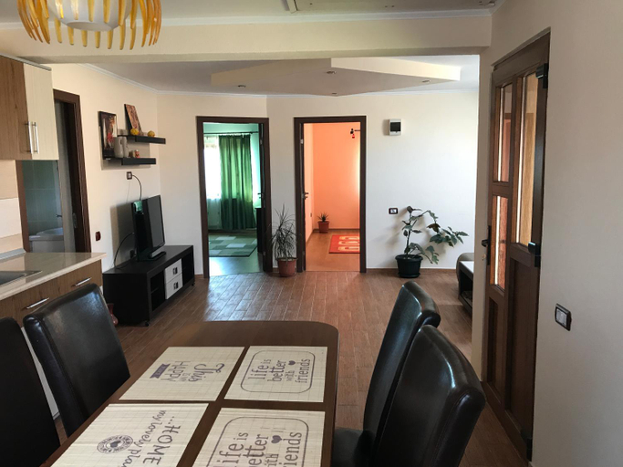 Others 3, Casa Flori, Calimanesti
