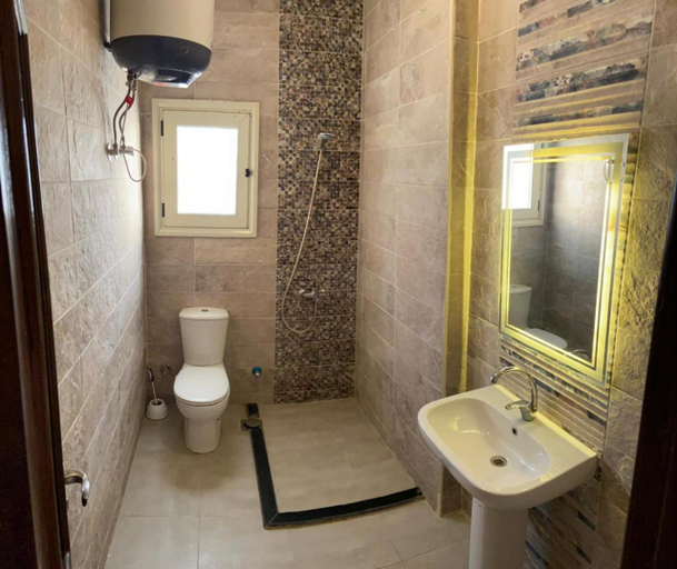 Shower 5, Bahga Palace 4 Residential Apartments, Al-Ghurdaqah