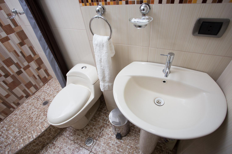 Bathroom 3, Hotel Inka King, Urubamba