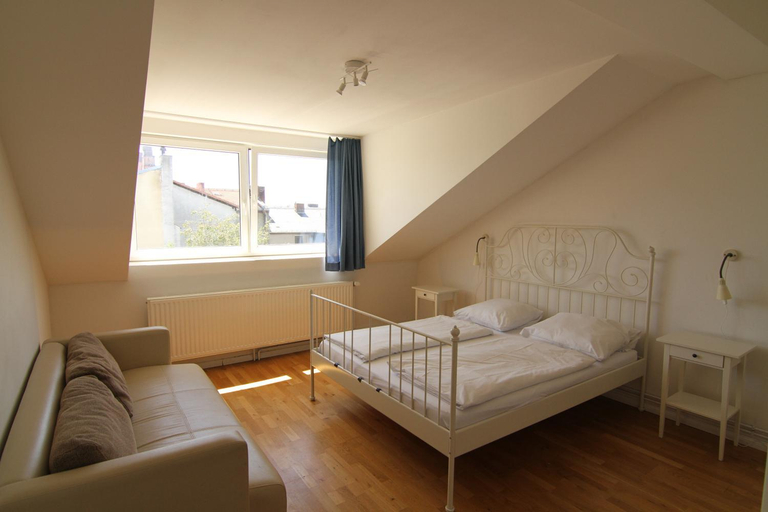 Bedroom 2, 36 Rooms Hostel Berlin Kreuzberg, Berlin