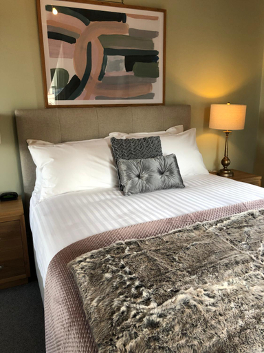 Bedroom 3, Bull and Mouth Hotel Maryborough Victoria, C. Goldfields  - M'borough