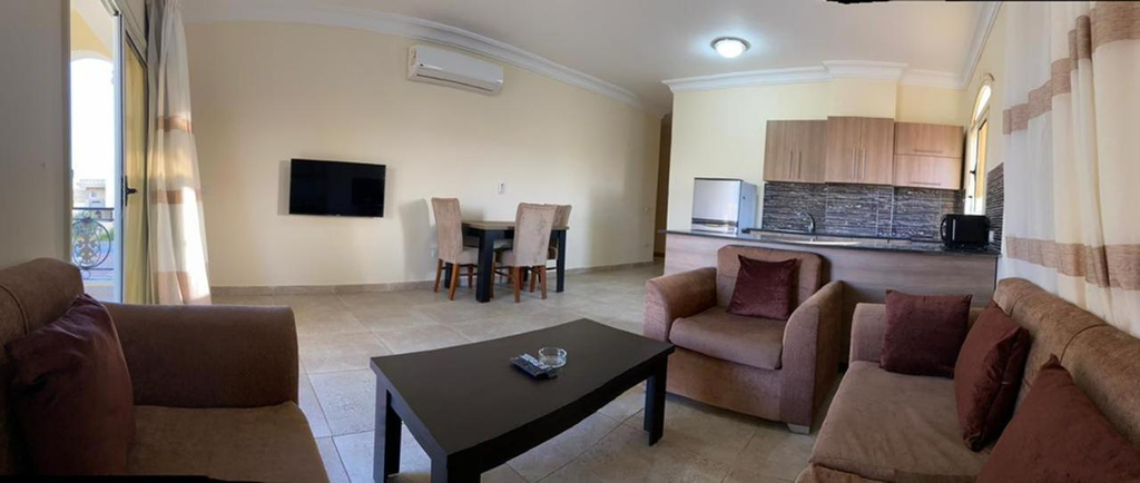 Shared lounge/TV area, Bahga Palace 4 Residential Apartments, Al-Ghurdaqah