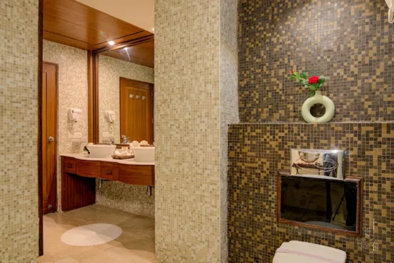 Bathroom 4, Godwin Haridwar, Dehradun