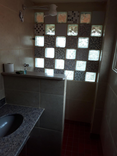 Bathroom 2, Parque Paraiso das Flores, Holambra