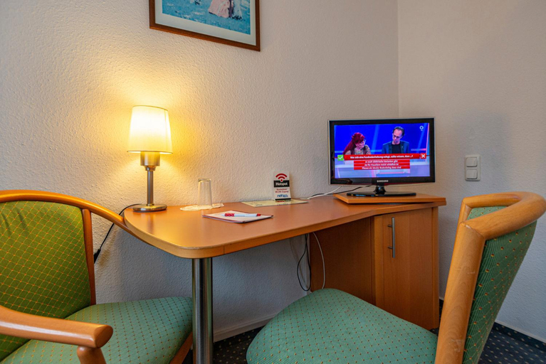 Others 5, Hotel Rostock West im "Kritzmow Park", Rostock