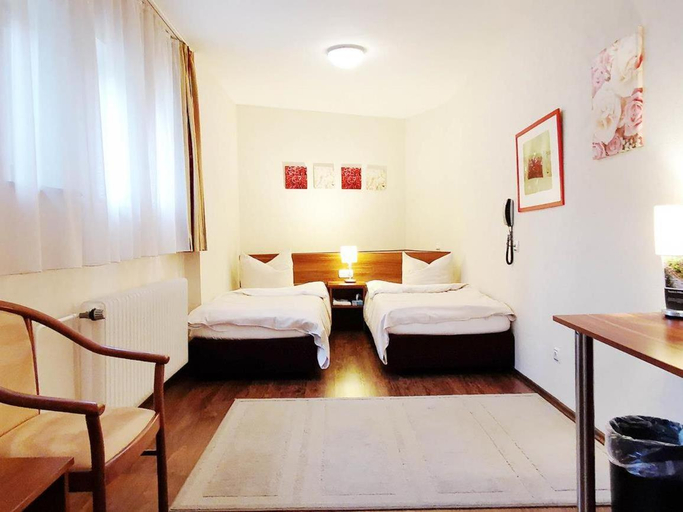 Bedroom 3, Gartenhotel LandArt, Main-Kinzig-Kreis
