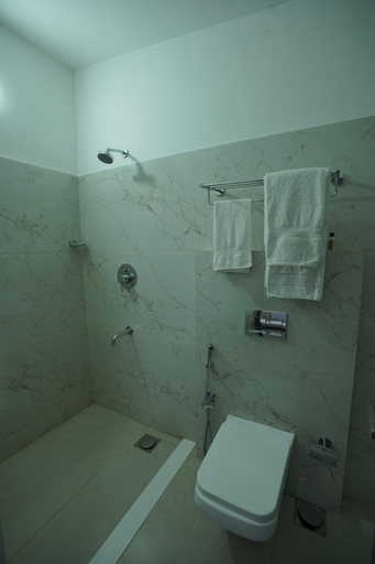 Bathroom 3, Lago Leisure Resort & Spa, Ernakulam