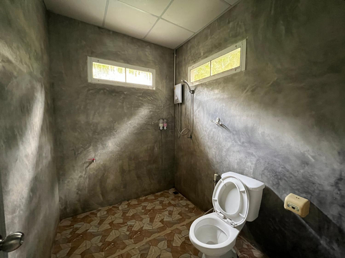Bathroom 5, Baan Suan Tondin, Khuan Don