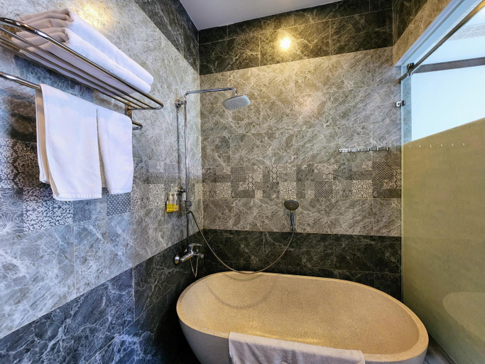 Bathroom 1, Vincent's House, Da Nang