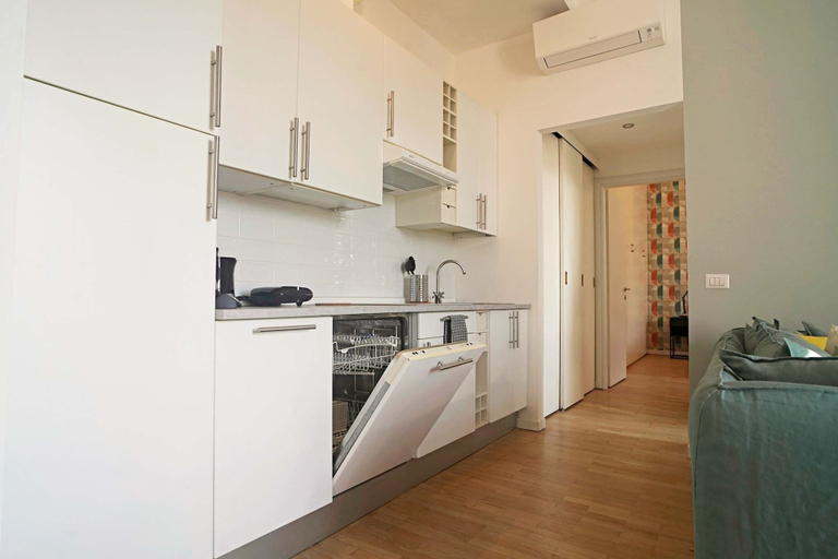 Others 5, Elegant apt in Historical Building, Milano