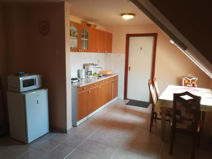5, Karika Vendeghaz, Hajdúszoboszló