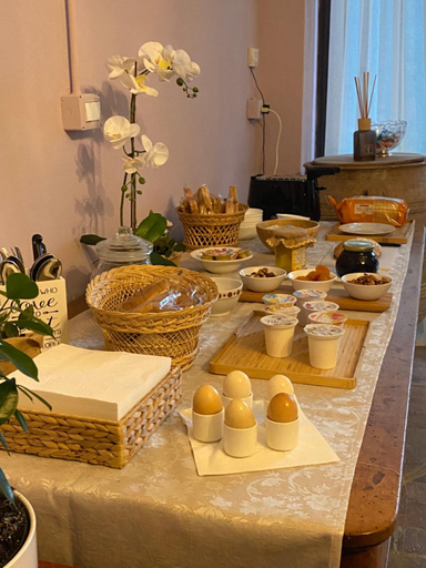 Food & Drinks 5, Christy House, Parma