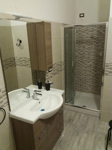 Others 5, Artista B&B, Oristano