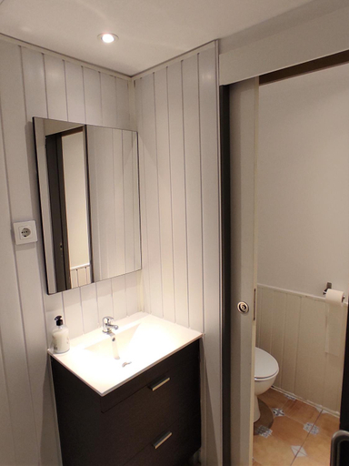 Bathroom 4, Ant Hostel Barcelona, Barcelona