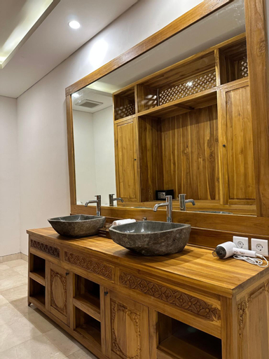 Bathroom 5