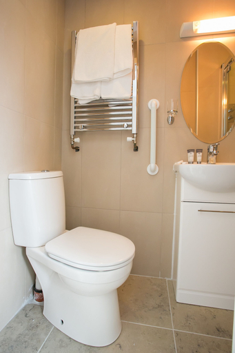 Bathroom 3, St. Stephen's Green Apartments, Dublin