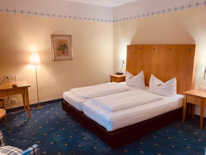 Bedroom 3, Hotel Rosenheimer Hof, Traunstein