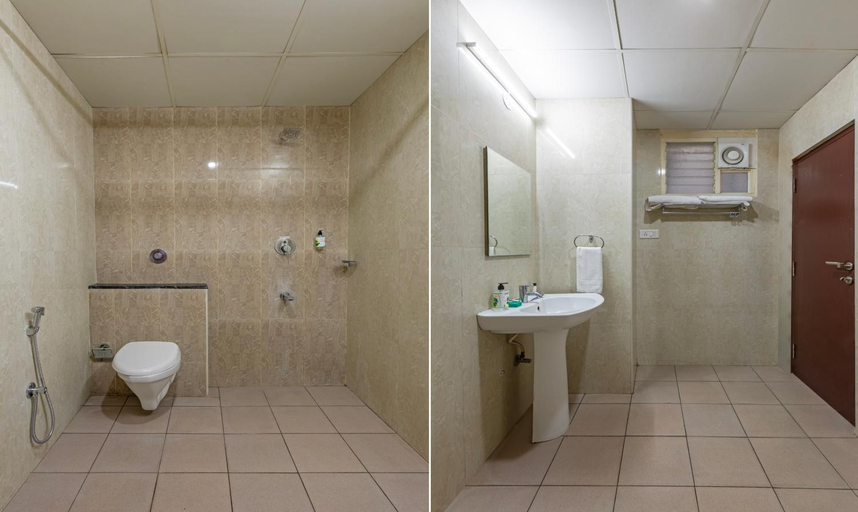 Bathroom 2, Hotel Akshaya Residency, Bangalore