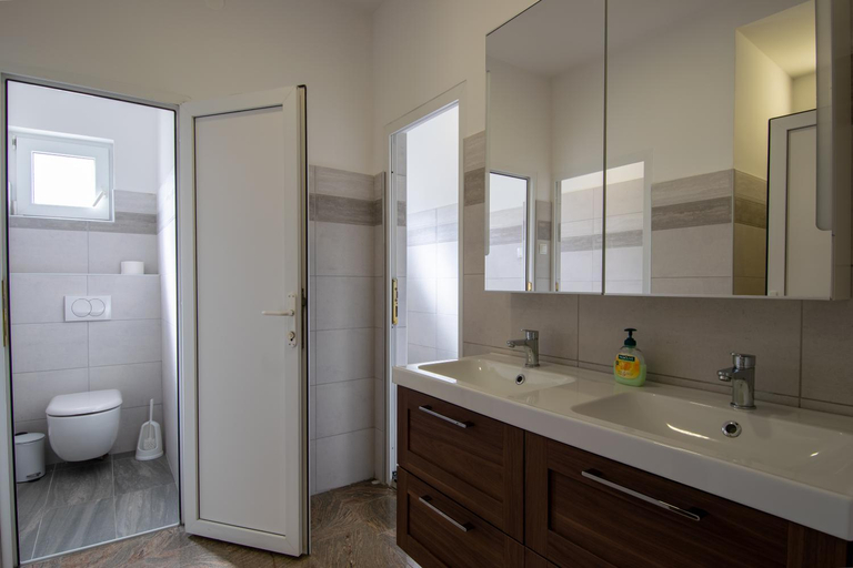 Bathroom 2, Apartments Lantina, Murter
