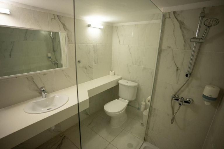 Bathroom 3, Liquid Hotel Apartments