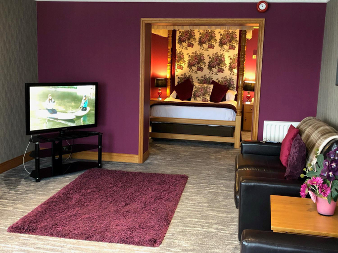 Bedroom 3, Royal Court Hotel, Causeway Coast and Glens