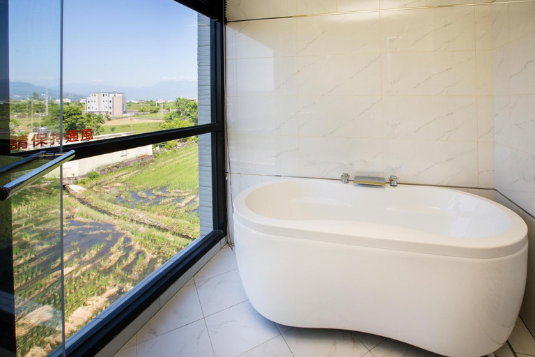 Bathroom 14