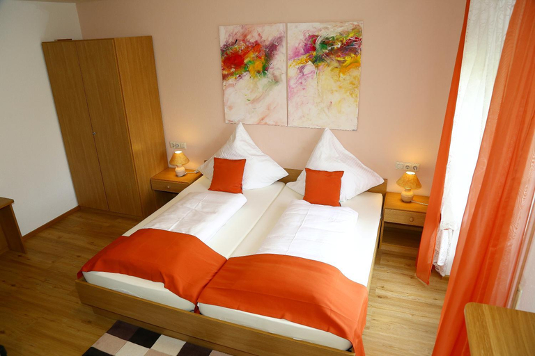 Bedroom 4, Landhotel Garni Schweizerhaus, Schwarzwald-Baar-Kreis