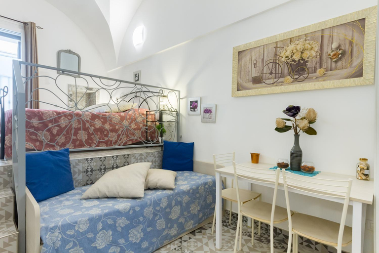 Others 5, Maison Rudy - by Annet, Lecce