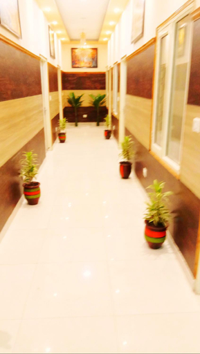 Others 4, Oscar Banquet and Hotel, Solan