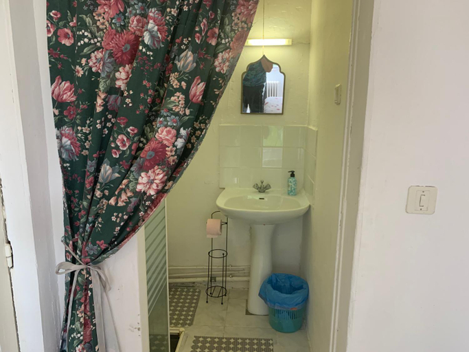 Bathroom, Chambres d'hotes La Chaumiere, Vienne
