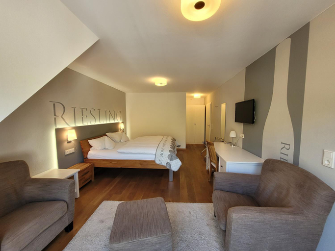 Bedroom 4, Weingut Lehnert-Veit Gutshotel, Bernkastel-Wittlich