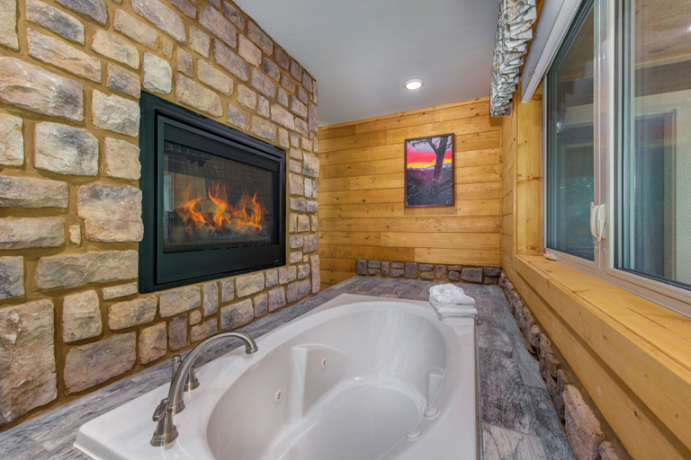 Bathroom 4, Aqua Vitae, Sevier