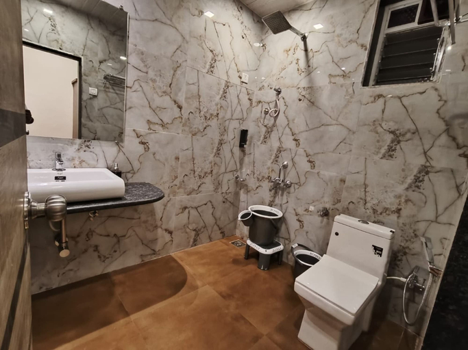 Bathroom 5, Mount Bliss Resort, Raigarh
