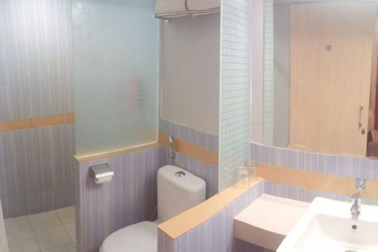 Bathroom 15