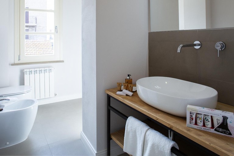 Bathroom 2, CorteViva Boutique B&B, Perugia