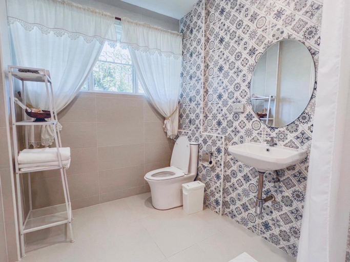 Bathroom 2, Hometown Hometale Chiangmai, San Sai