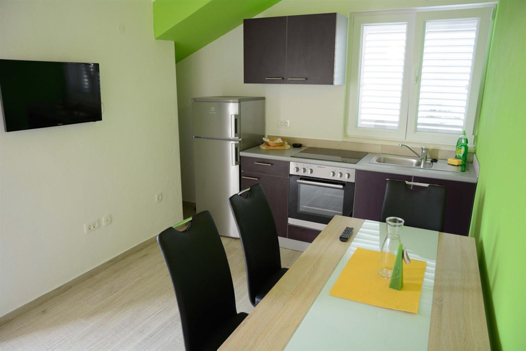 Others 2, Apartments Dubas, Trpanj