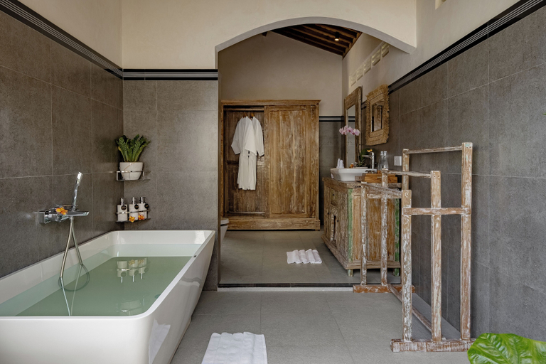 Bathroom 5, Ari Yudha Ubud Villa, Gianyar