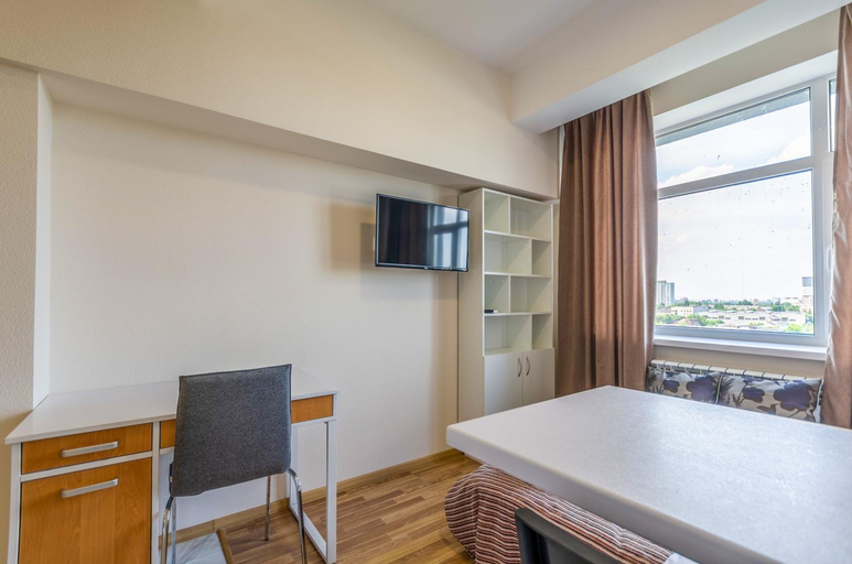 Others 1, Home Inn, Solomians'kyi