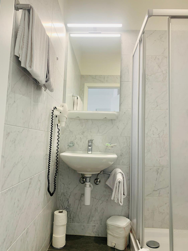 Bathroom 3, Hotel Gamper, Bellinzona