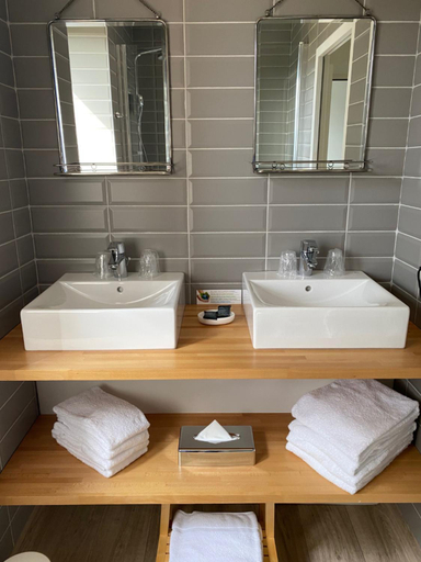 Bathroom 3