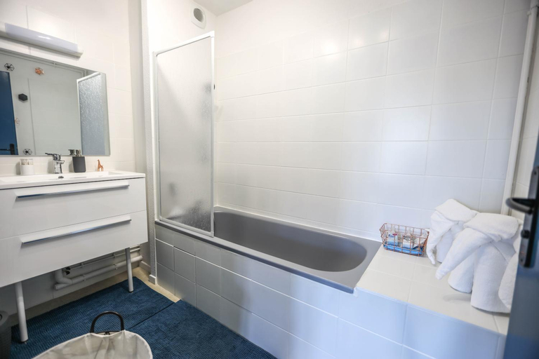 Bathroom 9