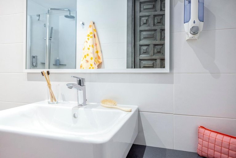 Bathroom 4, TUI MAGIC LIFE Cala Pada - All Inclusive, Baleares