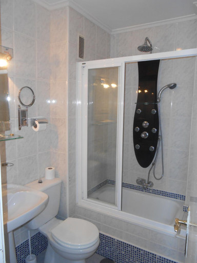 Bathroom, El Canton, Cantabria