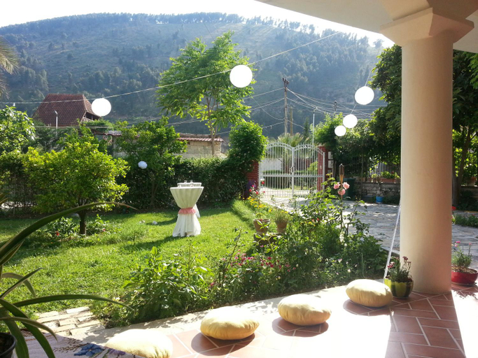 Others 2, Veranda B&B, Beratit